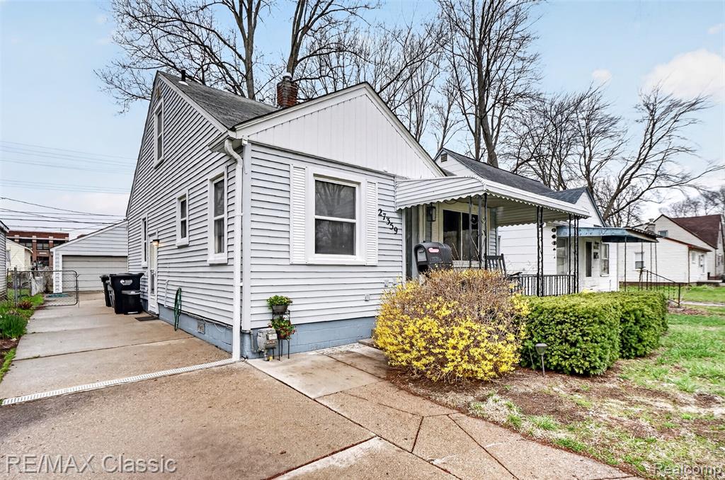 27359 Brettonwoods Street, Madison Heights, MI 48071 — Photo 2