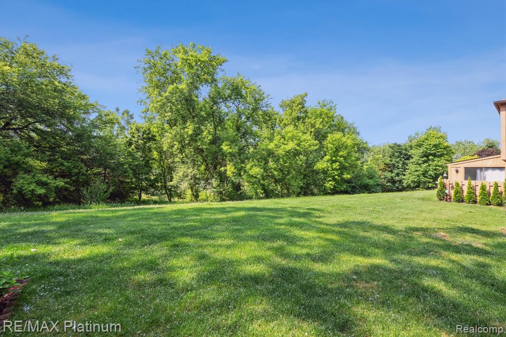 12132 Lexington Drive, 2, South Lyon, MI 48178 — Photo 27