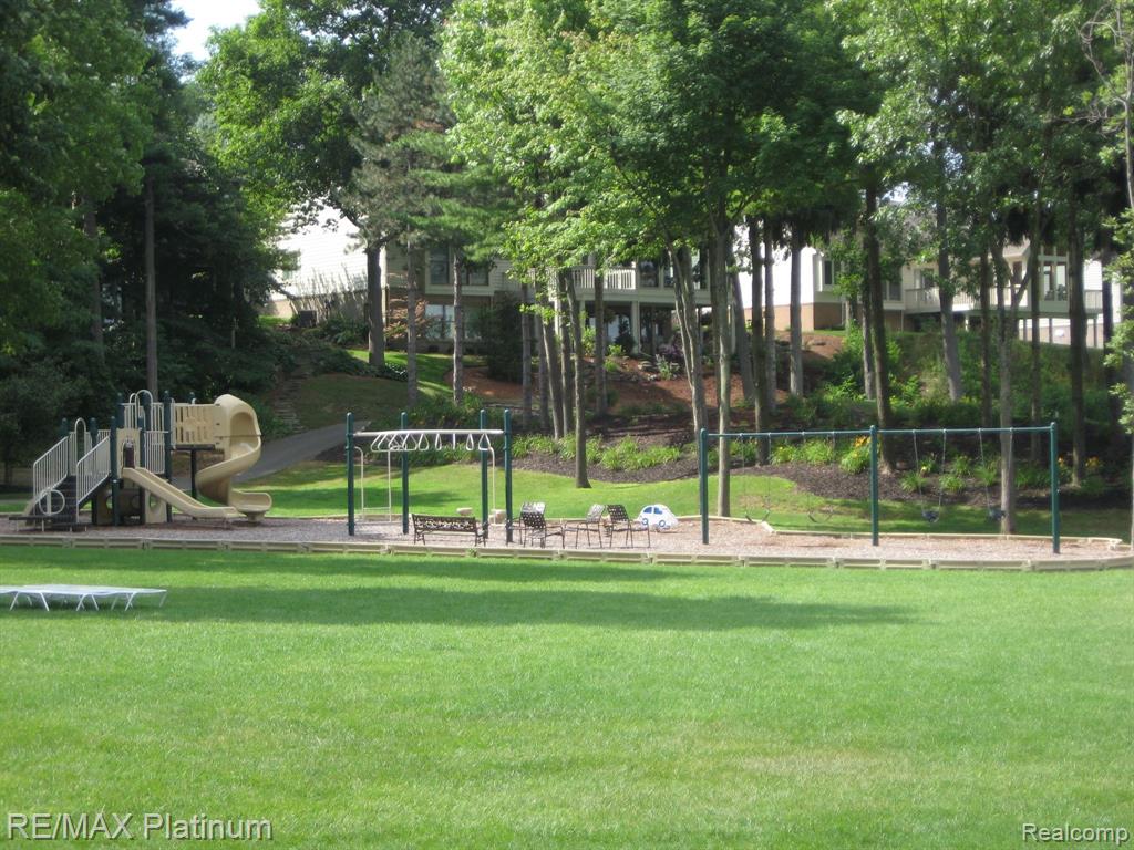 4355 Oak Pointe Drive, Brighton, MI 48116 — Photo 47