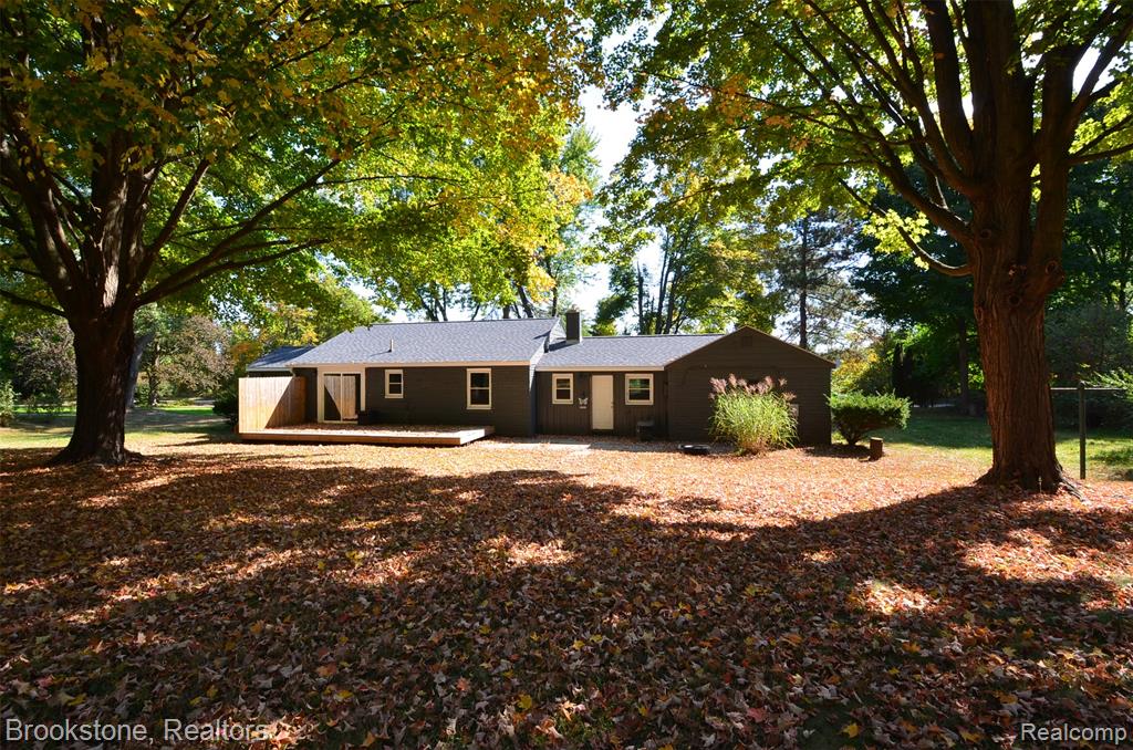 7565 Old Pond Drive, Clarkston, MI 48348 — Photo 3
