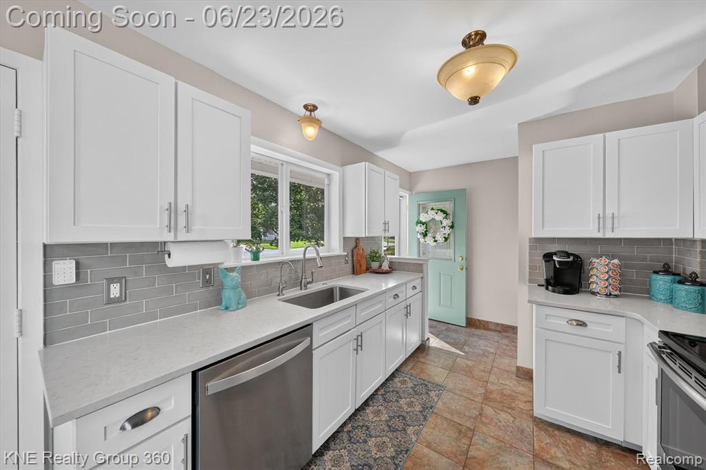895 Fairway Trails Drive, Brighton, MI 48116 — Photo 10