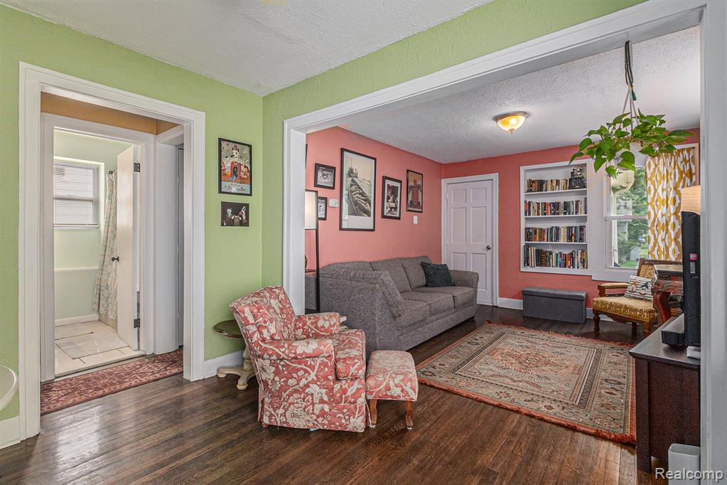 967 E Coy Avenue, Hazel Park, MI 48030 — Photo 5