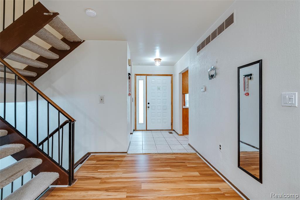 22857 Cranbrooke Drive, Novi, MI — Photo 5