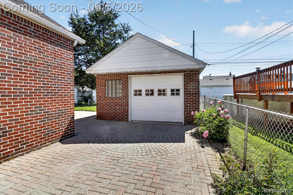 9825 Becker Avenue, Allen Park, MI 48101 — Photo 46