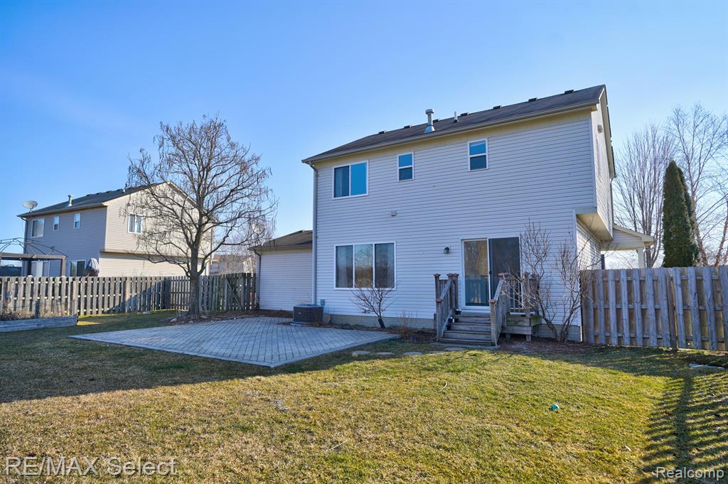8056 LARK Lane, Grand Blanc, MI 48439 — Photo 10