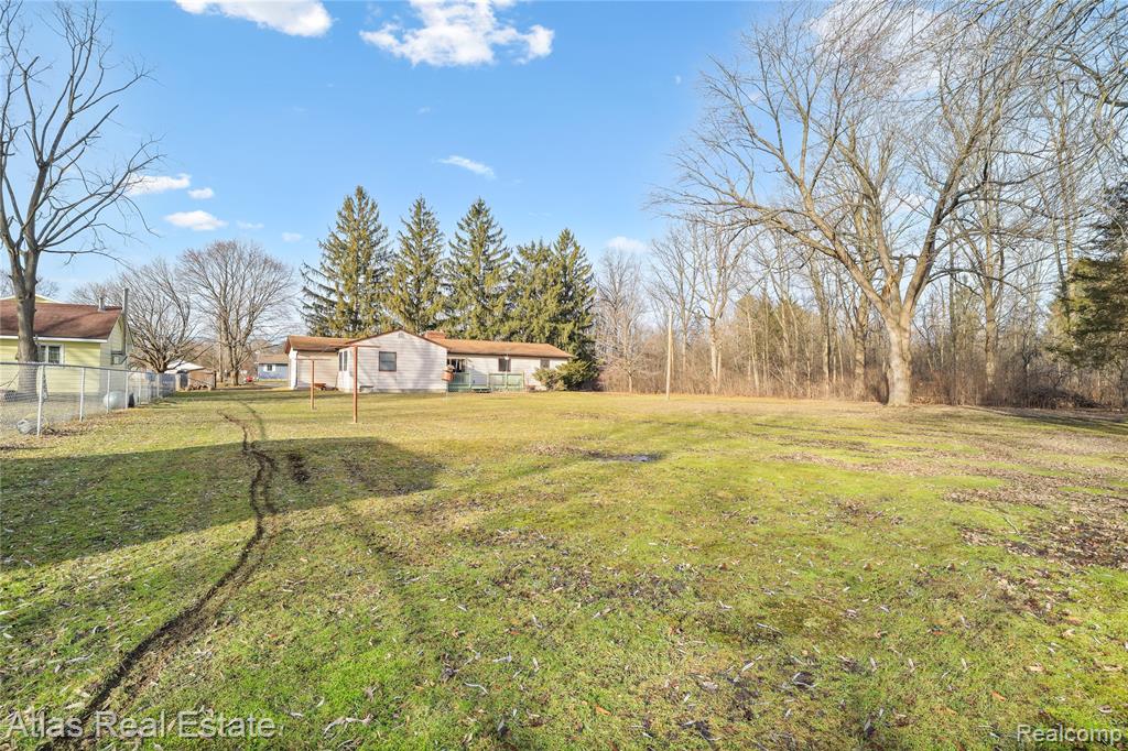 4386 Bennett Drive, Burton, MI 48519 — Photo 11