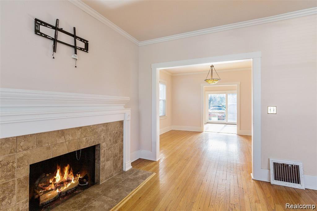 401 CATALPA Drive, Royal Oak, MI 48067 — Photo 3