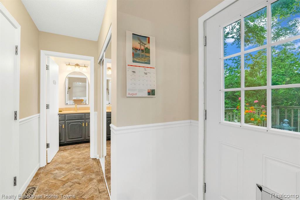 464 CENTRAL Street, Marysville, MI 48040 — Photo 18
