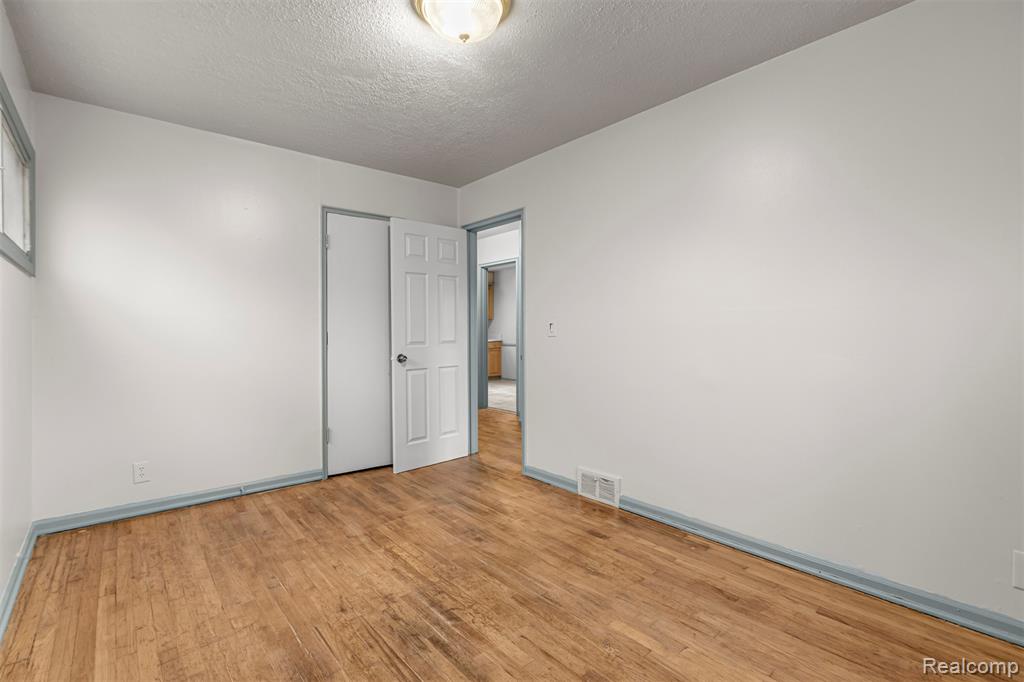 16186 Fenton Street, Detroit, MI 48219 — Photo 15