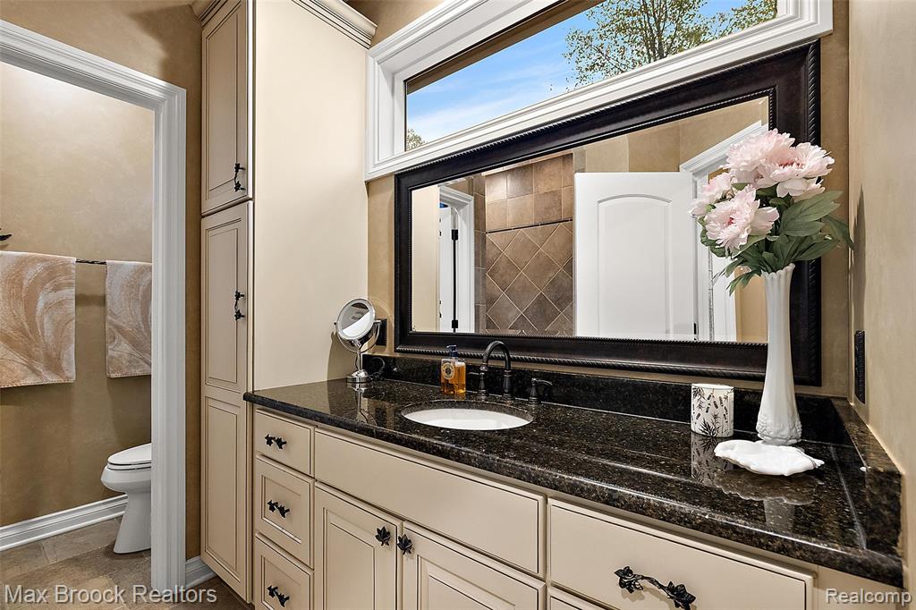 4353 Forest Avenue, Waterford, MI 48328 — Photo 16