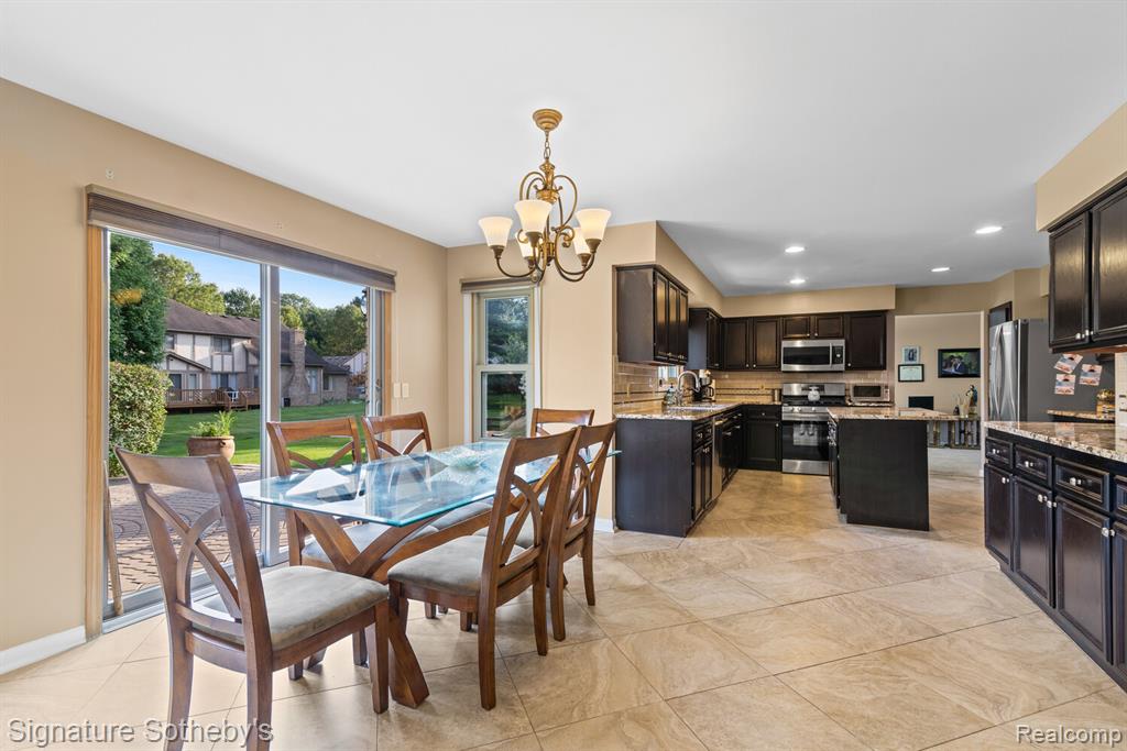 6710 WESTPOINTE Drive, Troy, MI 48085 — Photo 12
