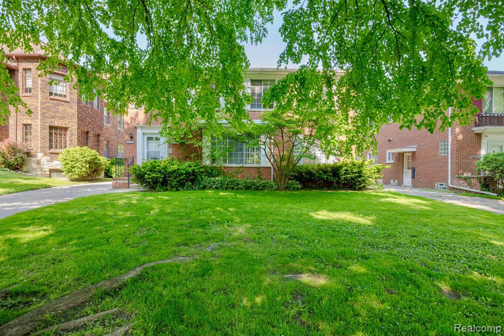 930 TROMBLEY Road, Grosse Pointe Park, MI 48230 — Photo 41