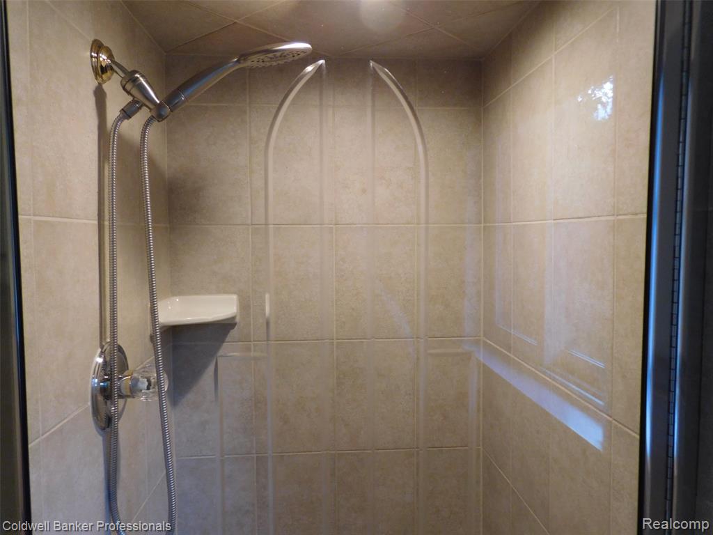 6448 Tutbury, Troy, MI 48098 — Photo 31