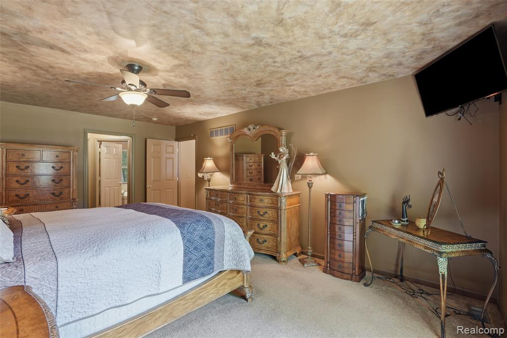 2790 Pine Bluffs Ct., Highland, MI — Photo 16
