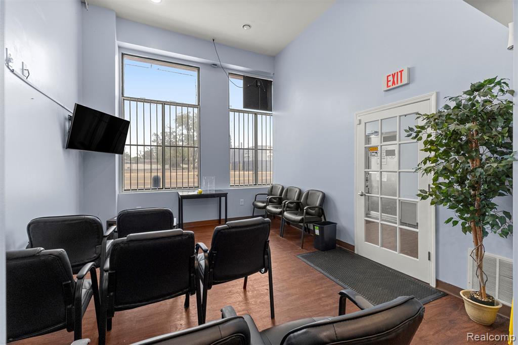 13403 W 7 Mile Road - Photo 4