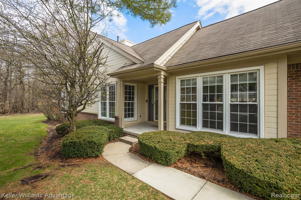 39438 VILLAGE RUN Drive, Northville, MI 48168 — Photo 3
