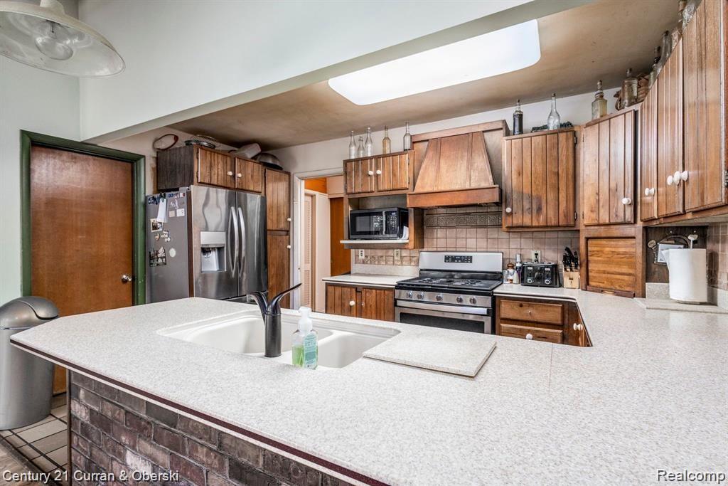 464 S ALMONT Avenue, Imlay City, MI 48444 — Photo 9