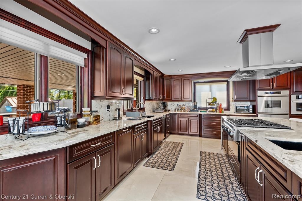 5984 Campus Drive, Dearborn Heights, MI 48127 — Photo 15