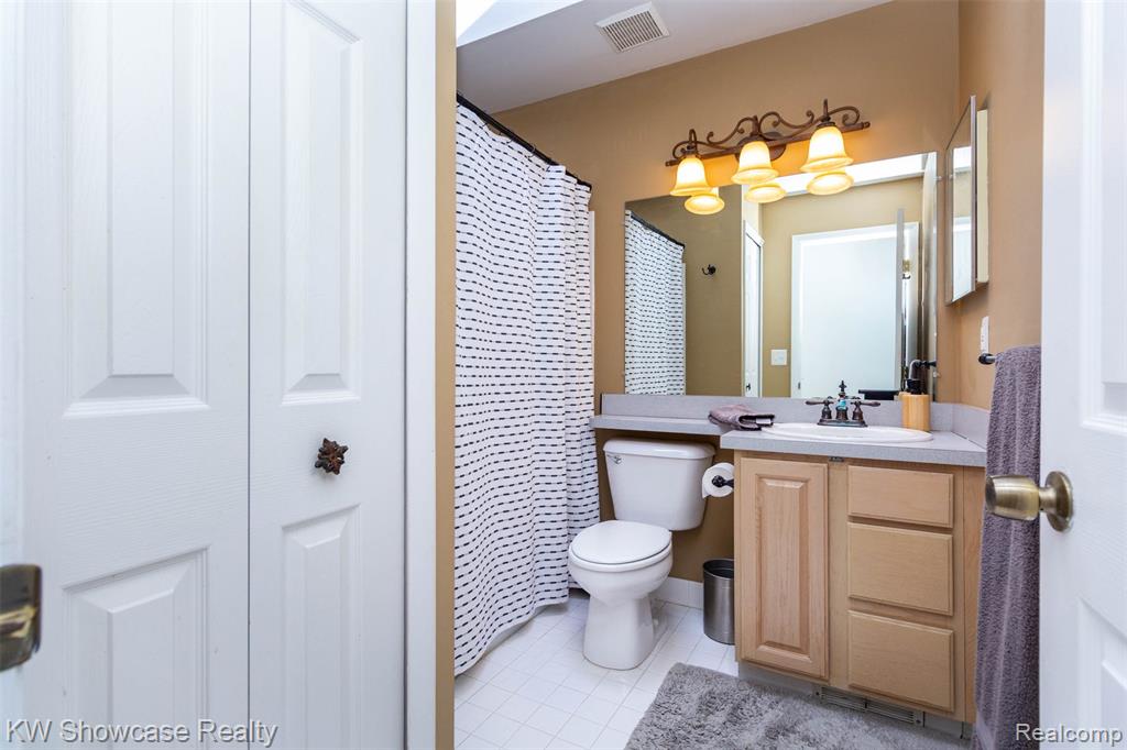 580 Elkinford Drive, White Lake, MI 48383 — Photo 46