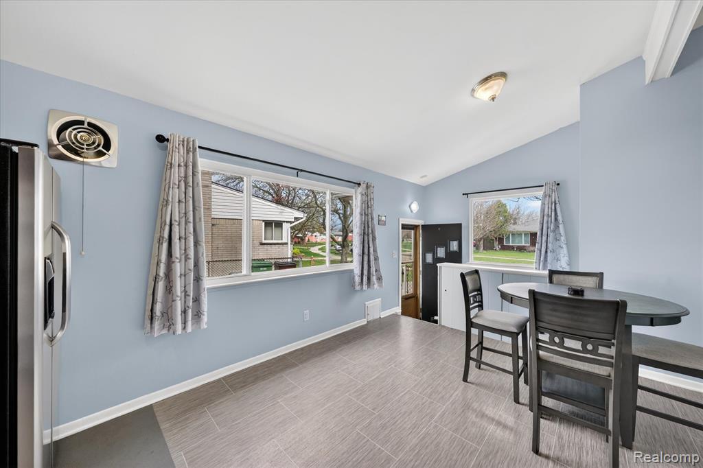 16672 Drake Street, Southgate, MI 48195 — Photo 15