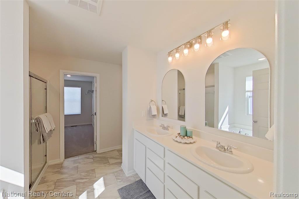 333 Saddleback Court, White Lake, MI — Photo 29