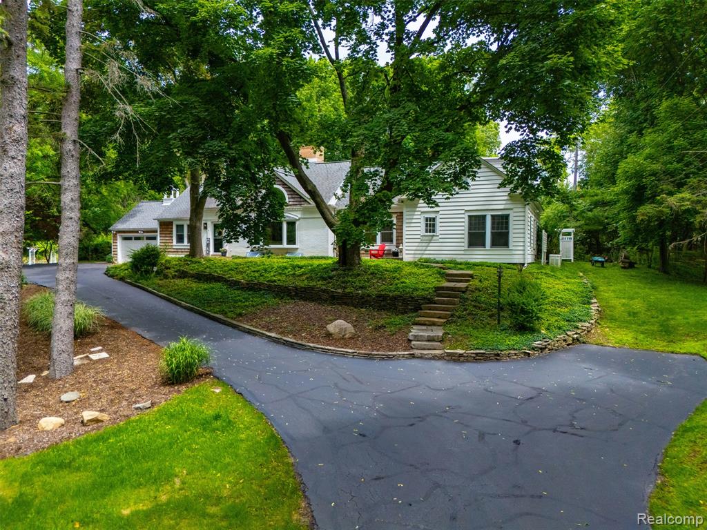 27310 Crestwood Drive, Franklin, MI 48025 — Photo 63