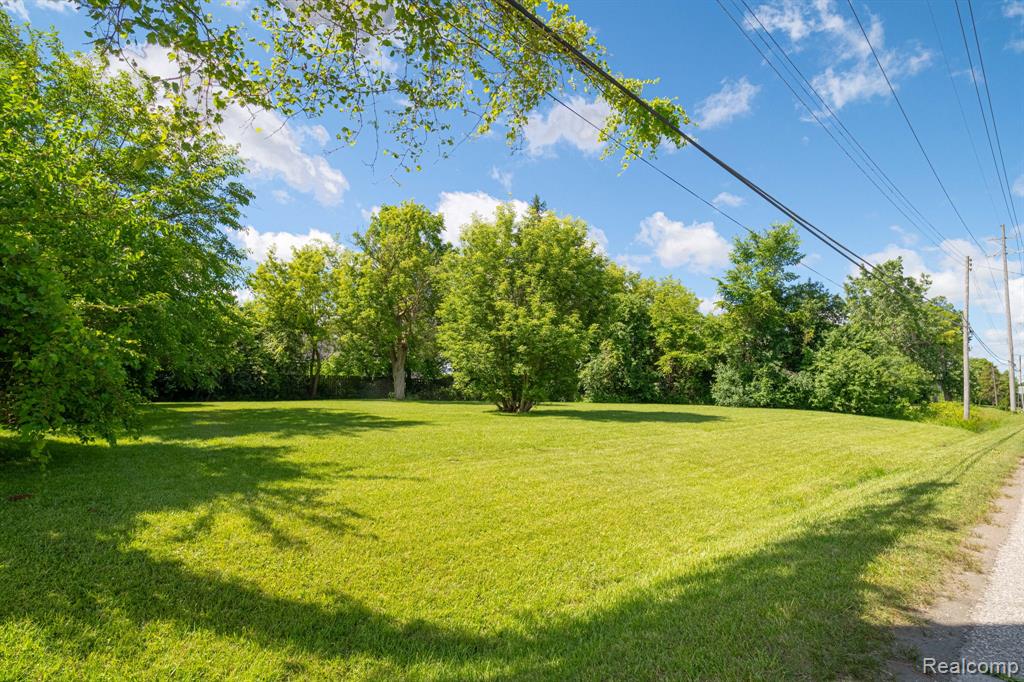 3353 Augusta Street, Flint, MI 48532 — Photo 10