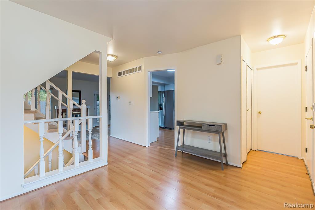 44877 Erin Drive, Plymouth, MI 48170 — Photo 3