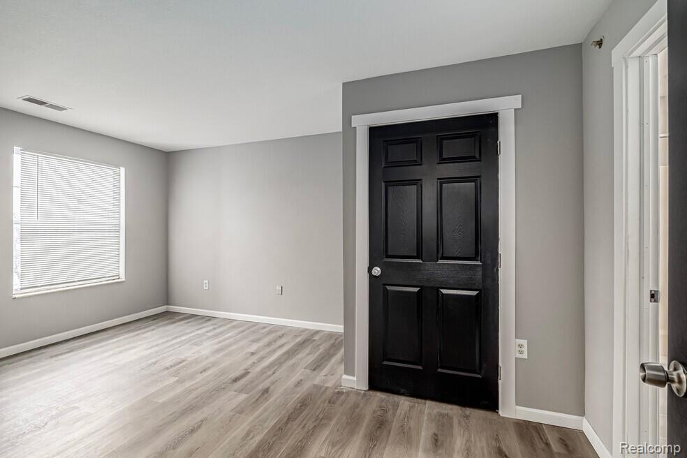 8940 Charlotte, Ypsilanti, MI 48197 — Photo 10