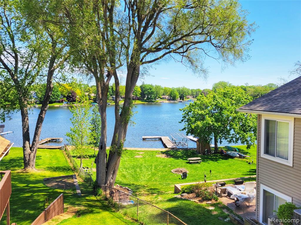 712 Wolverine Drive, Wolverine Lake, MI 48390 — Photo 17