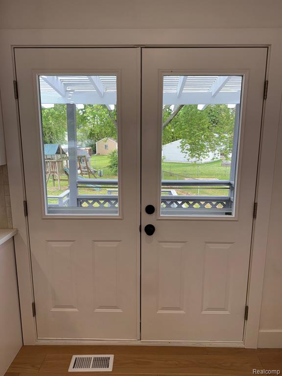 42811 WILMINGTON Drive, Sterling Heights, MI 48313 — Photo 23