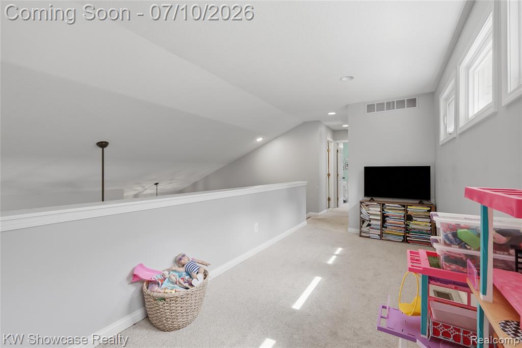 525 Aarons Way, Ortonville, MI 48462 — Photo 33
