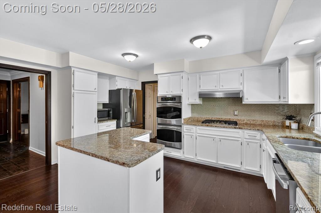 4296 Barcroft Way, West Bloomfield, MI 48323 — Photo 15