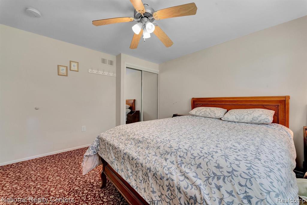 5450 Pocono Street, West Bloomfield, MI 48323 — Photo 43