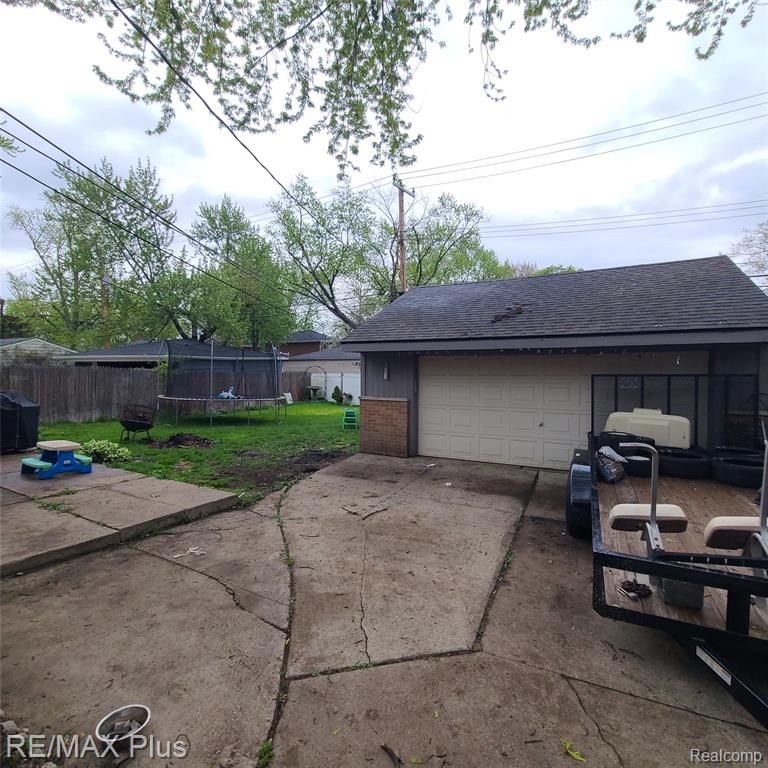 698 Shenandoah Drive, Clawson, MI — Photo 4
