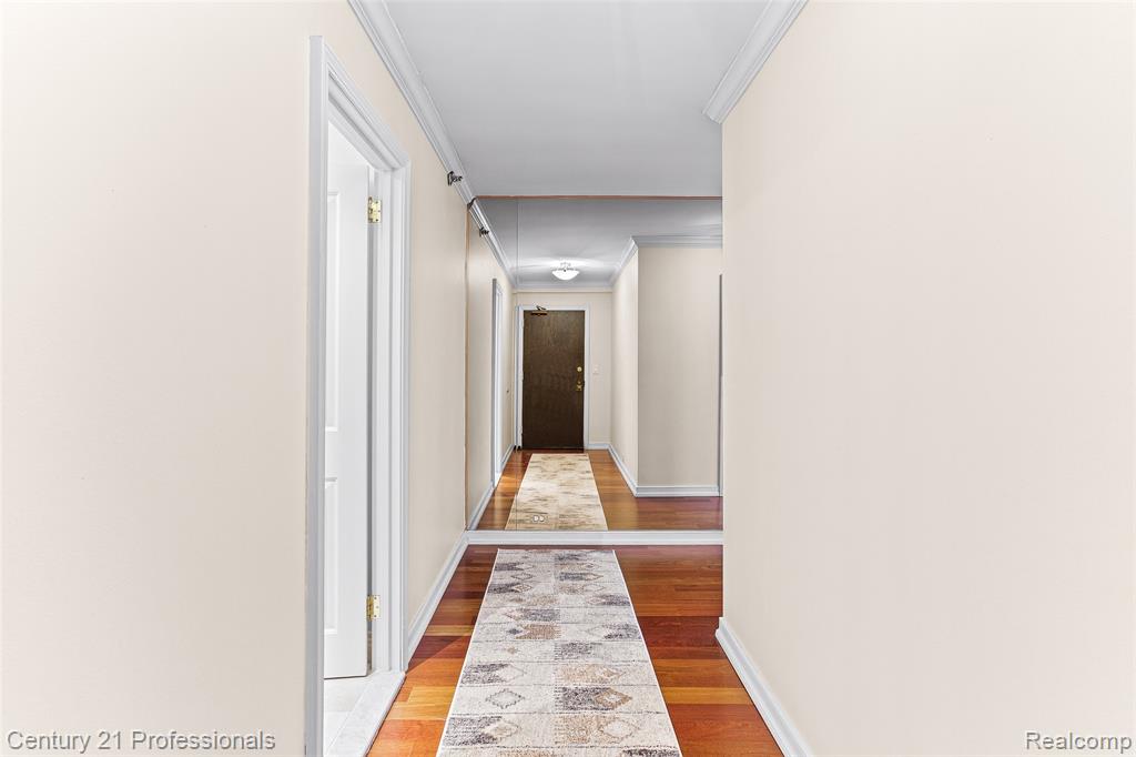 5000 Town Center, 1704, Southfield, MI 48075 — Photo 4