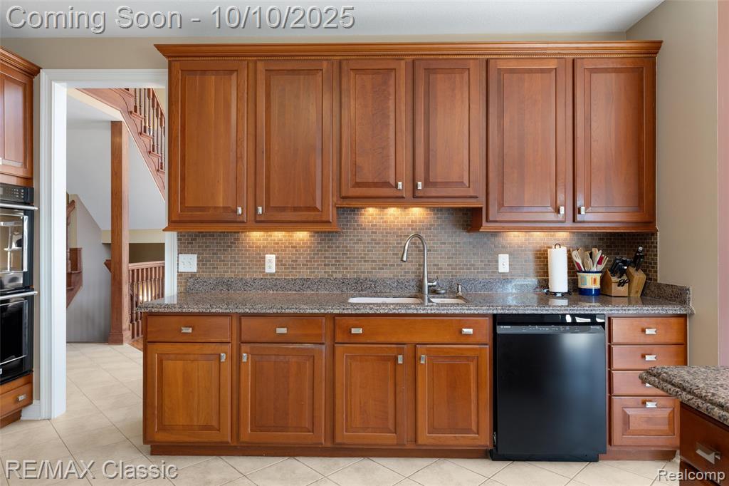 7040 Royal Villa Court, Canton, MI 48187 — Photo 23