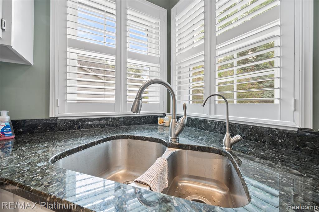 2336 Swans Cove, 7, Fenton, MI 48430 — Photo 14