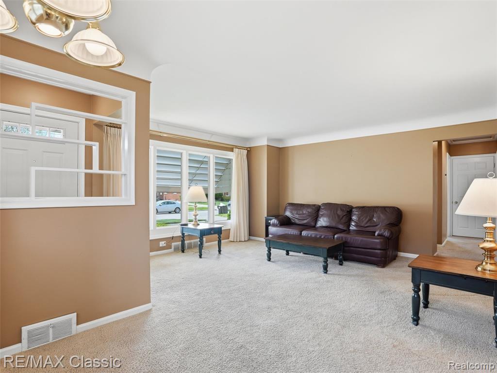 9116 Tecumseh Avenue, Redford, MI 48239 — Photo 7