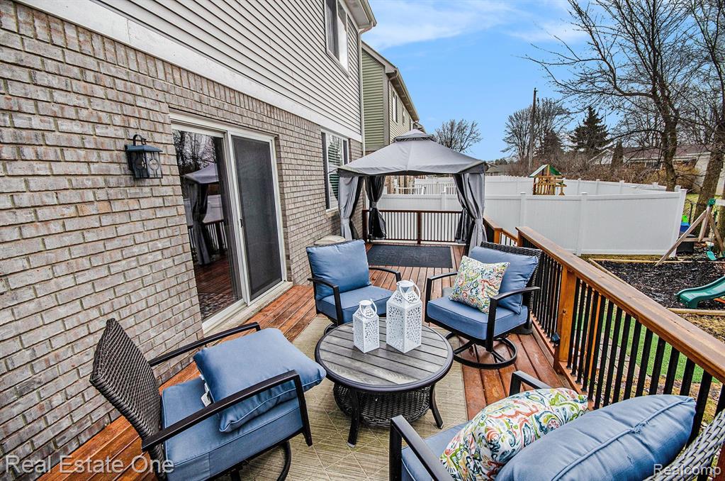 47618 VIOLA Lane, New Baltimore, MI 48047 — Photo 24