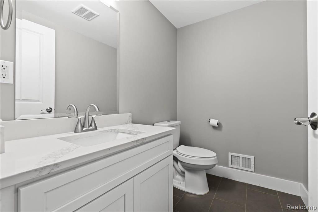 10420 STONEY POINT Drive, South Lyon, MI 48178 — Photo 39