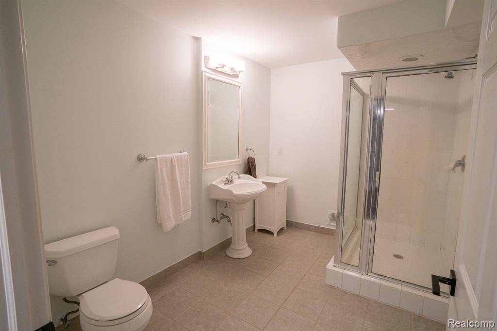 45778 FERMANAGH Drive, Northville, MI 48168 — Photo 49