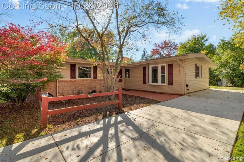 29765 Fall River Road, Southfield, MI 48076