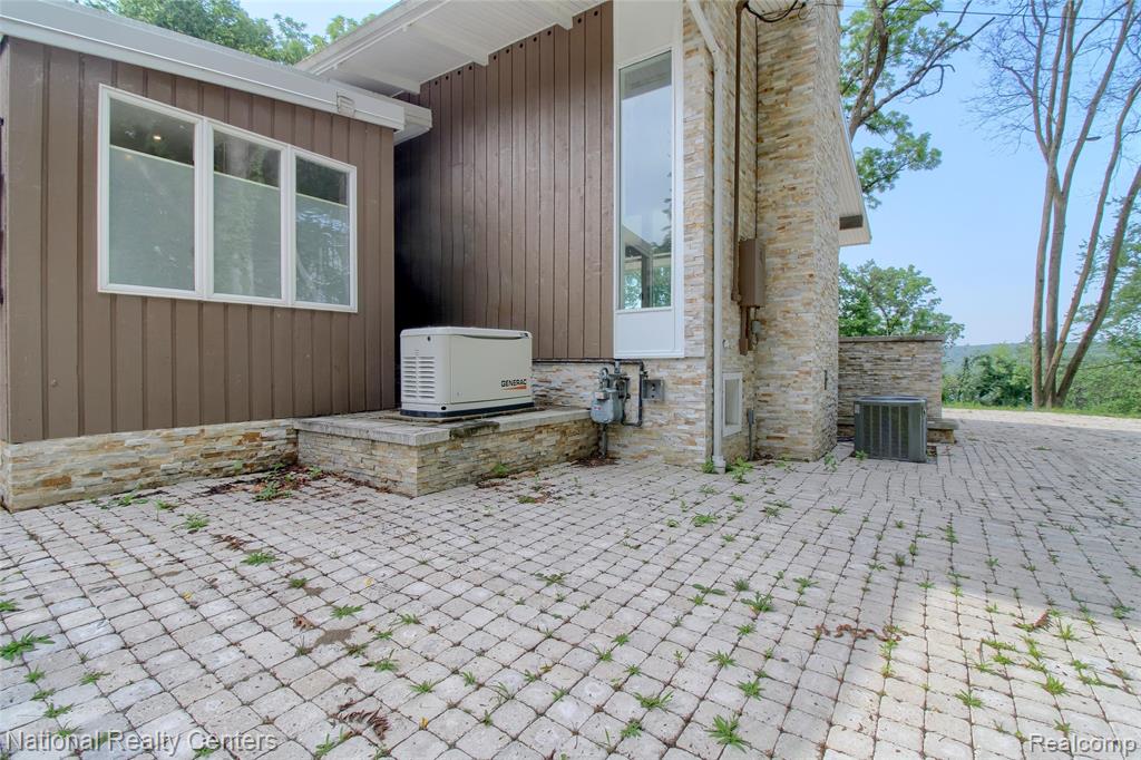 341 Corrie Road, Ann Arbor, MI 48105 — Photo 51
