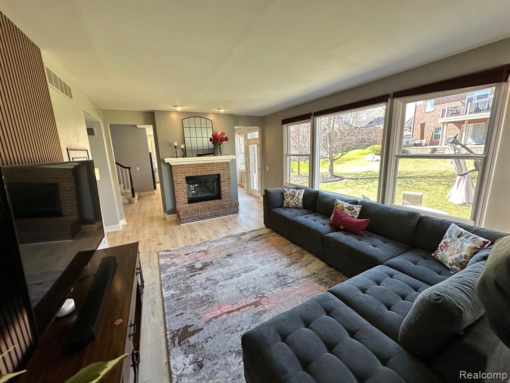16983 COURVILLE Drive, Northville, MI 48168 — Photo 36