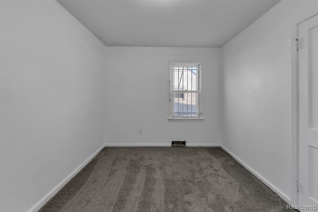 6411 Greenview Avenue, Detroit, MI 48228 — Photo 16