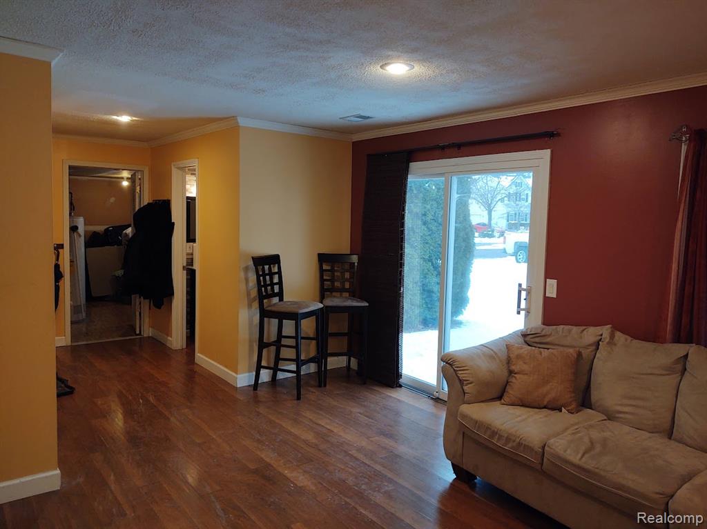 1432 Pond View Court, Wixom, MI 48393 — Photo 19