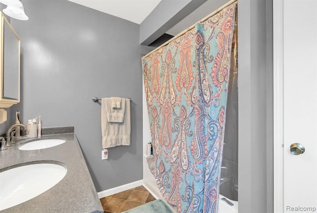 3176 Yorkshire Drive, Port Huron, MI 48060 — Photo 30