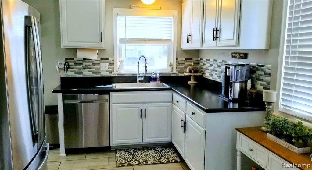 6456 BURNLY Street, Garden City, MI — Photo 4