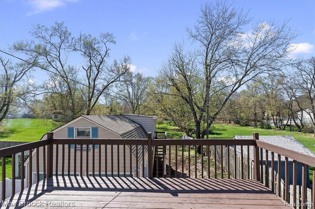 2375 Lakeside Drive, Highland, MI 48356 — Photo 27